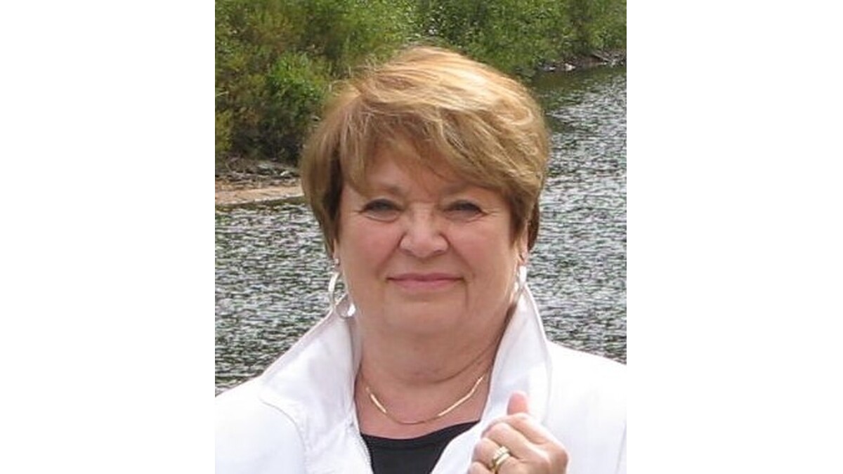 Laura Dahmer Obituary Kincardine, ON Davey Linklater Funeral Home