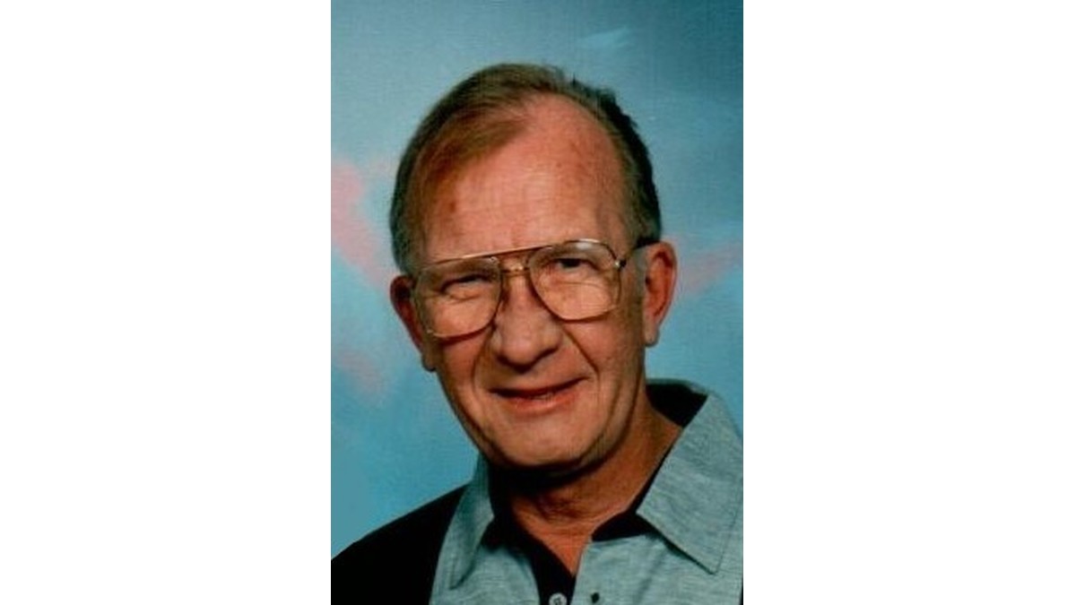 Robert Hoff Obituary - Janesville, WI | Whitcomb-Lynch Funeral Home ...