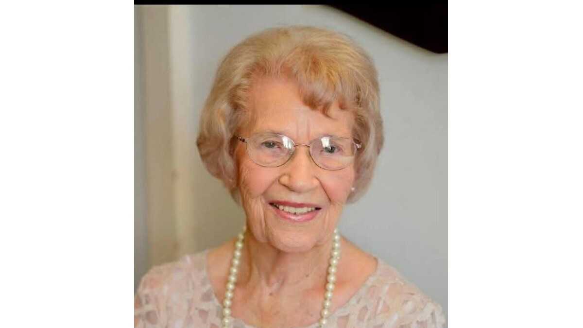 Doris Amos Obituary, Paden City, WV