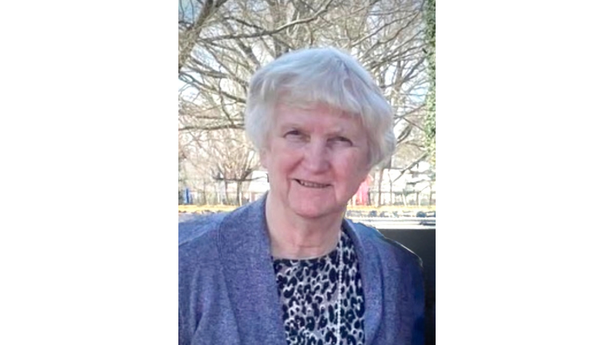Lois Saunders