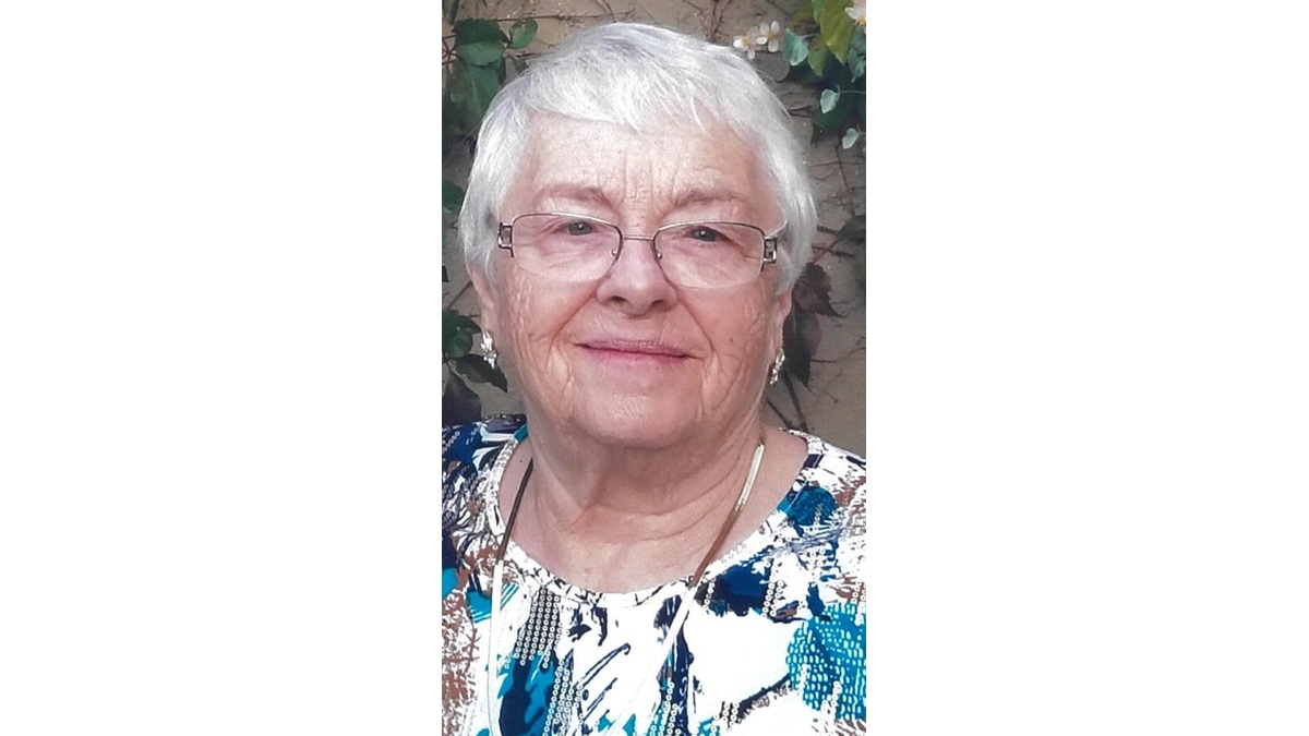 Doris Clapp Obituary - Belleville, ON | Rushnell Funeral Homes Inc.